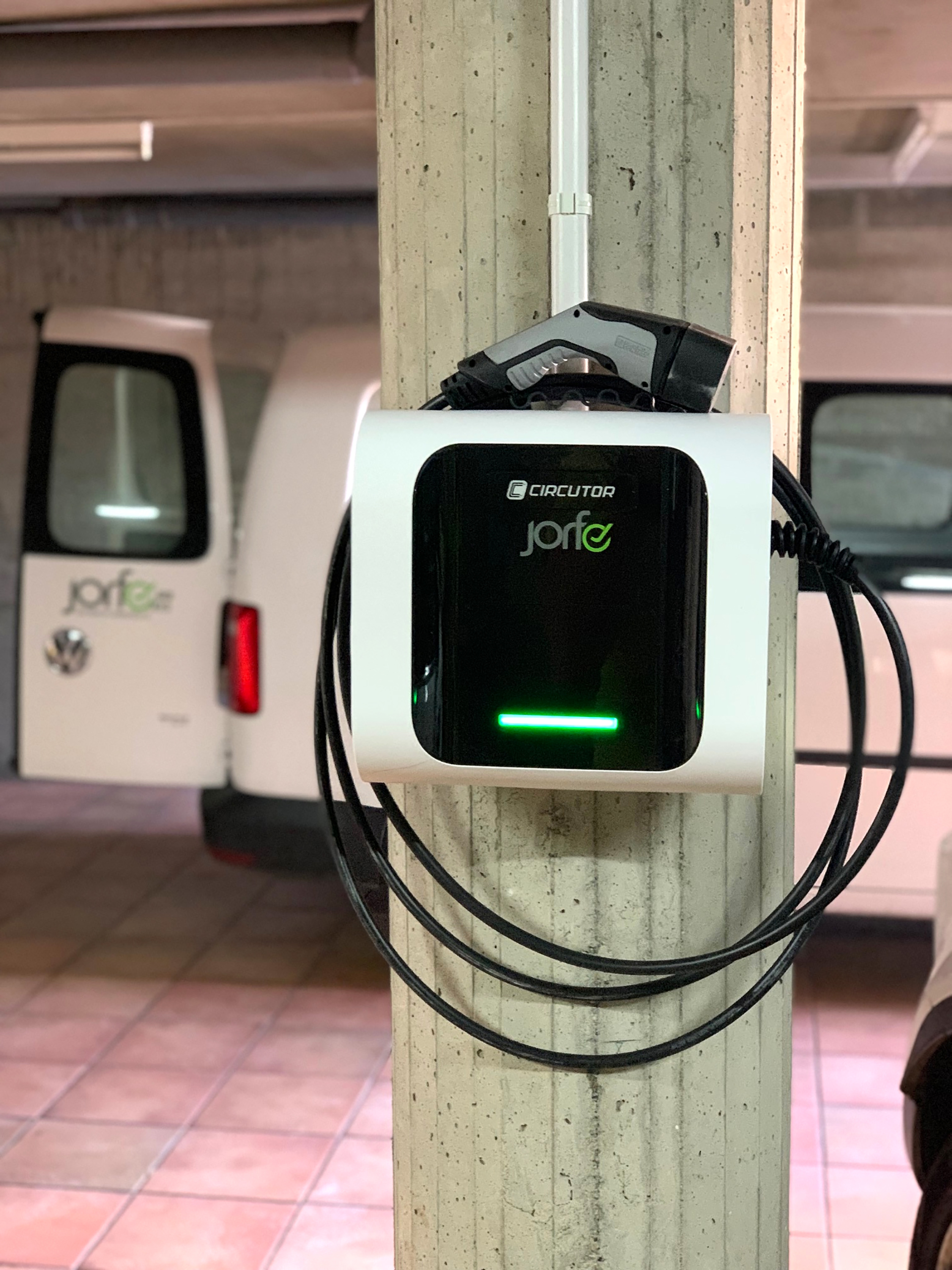 carregador per a vehicles electrics eNext de Circutor
