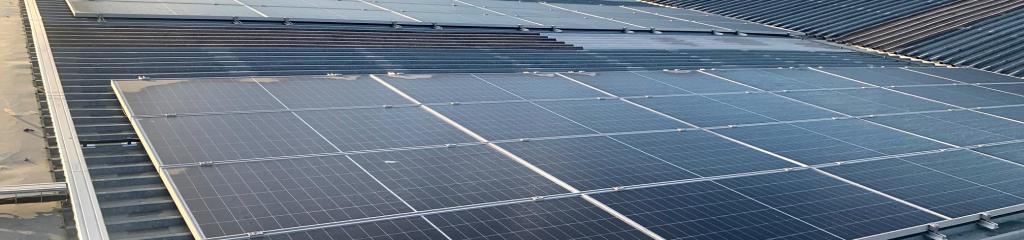 coberta Biovert amb els moduls solars fotovoltaica