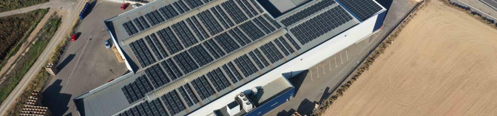 imagen aérea fotovoltaica nave Fruasa